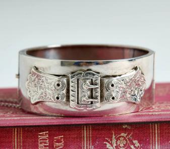 bucklebracelet