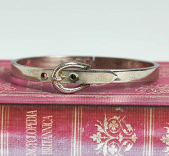 bucklebracelet