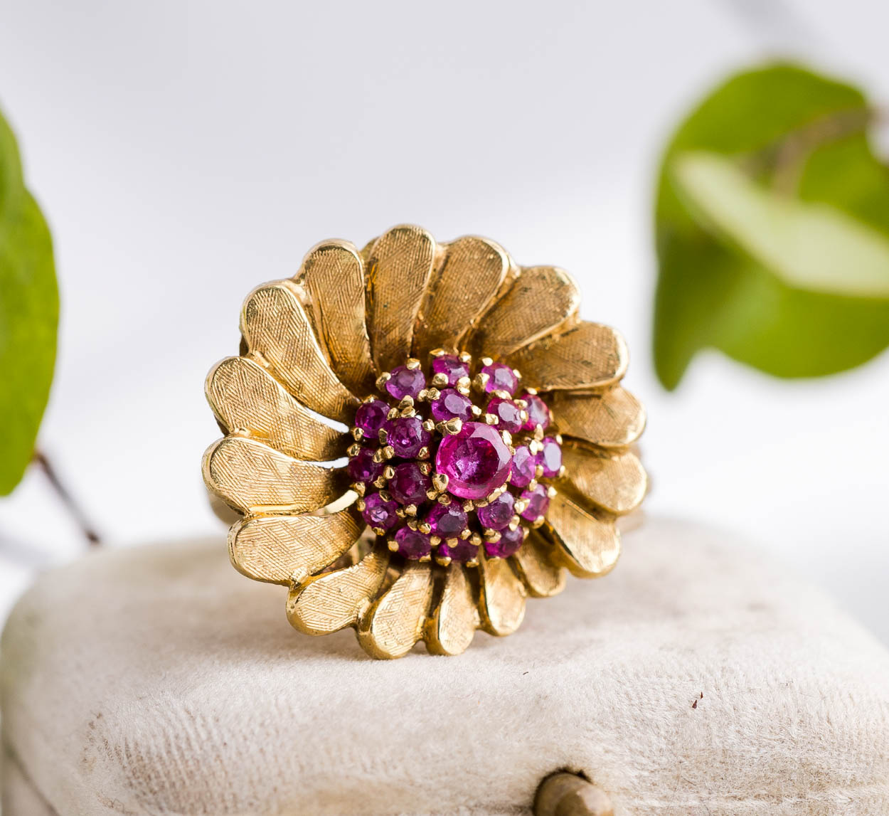 Vintage 18K Gold Shreve & Co. Ruby Flower Cocktail Ring, Italy 9.6 grams