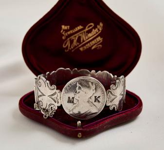 coinbracelet