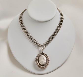 locketnecklace